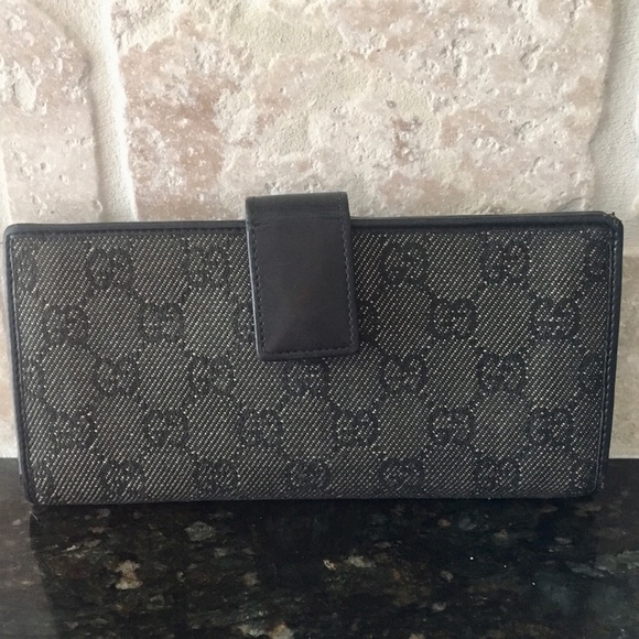 Authentic Gucci Wallet - Picture 3 of 8